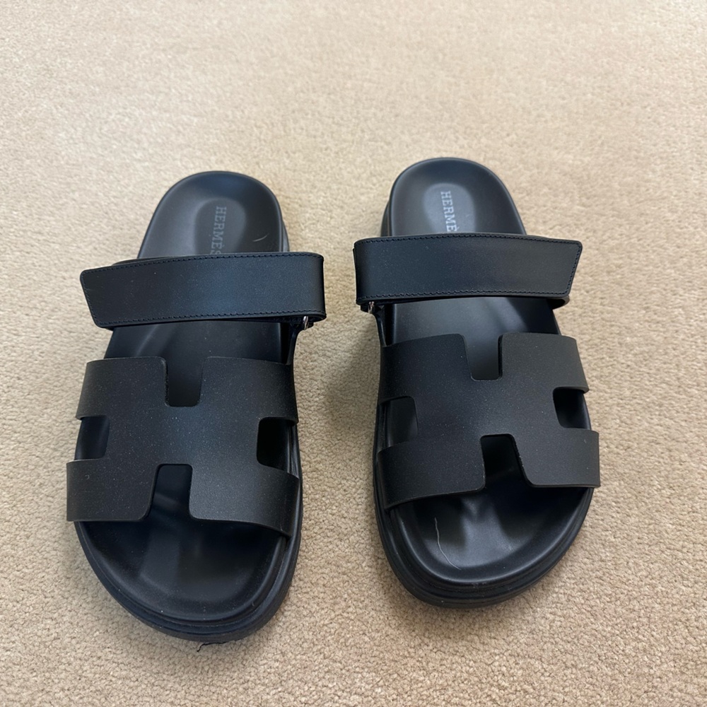 HERMES chypre Noir sandals
